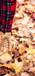 枯れ葉と女の子1