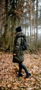 秋の森と女の子2