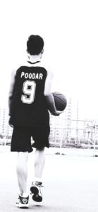 バスケットボールを持った男の子