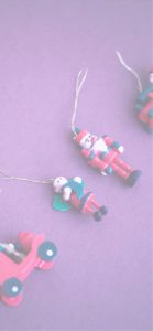 木製のサンタクロースのツリー飾り1