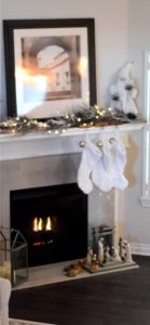 暖炉の上のクリスマスの飾り1