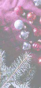 ワインカラーとシルバーの飾り8