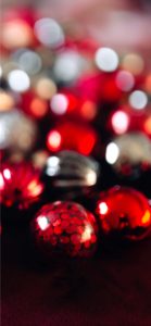 ワインカラーとシルバーの飾り5