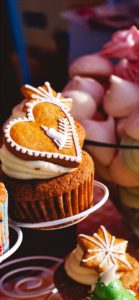 ハートの飾りのカップケーキ1