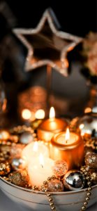 金色のキャンドルと星の飾り2