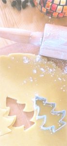 クリスマスツリーのクッキー作り1