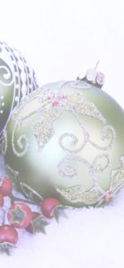 緑色のクリスマスツリーの飾り1