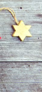 木製の星のツリー飾り