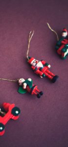 クリスマスツリーの木製の人形の飾り1