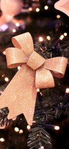 金色のリボンのツリー飾り1