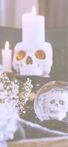 かすみ草とドクロキャンドル1