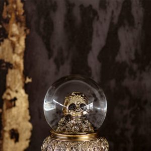 ガラス玉の中のドクロ2