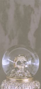 シルバードクロのガラス玉1