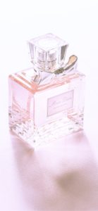 ピンクの香水1