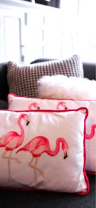 フラミンゴのクッション2