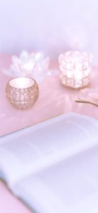 キャンドルと本1