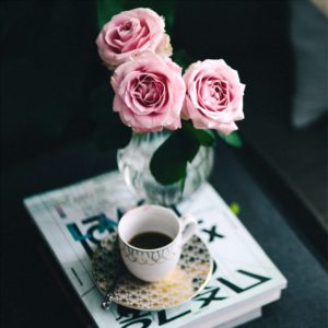ピンクのバラとコーヒー1