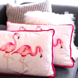 フラミンゴのクッション1