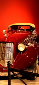 赤いクラッシックカー1