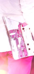 スノーボードを抱えた女の子1