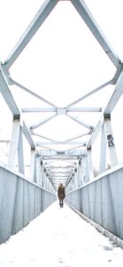 雪が積もった橋1