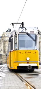 冬景色の中を走るトラム1