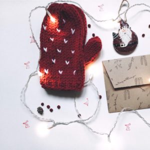 赤い毛糸の手袋2