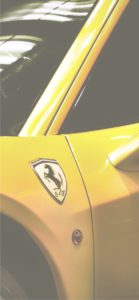 黄色いスポーツカー1