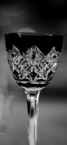 細工のあるワイングラス