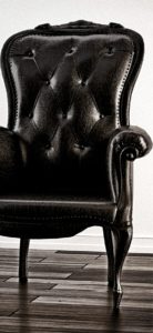 革張りの肘掛け椅子