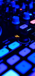 青いライトの音響設備2