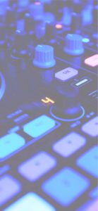 青いライトの音響設備1