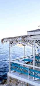 海沿いのレストラン2