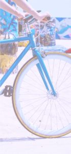 ブルーの自転車1