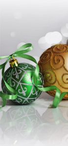 金色と緑色のツリー飾り2