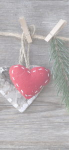 赤いハートのツリー飾り1