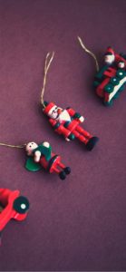 木製のサンタクロースのツリー飾り2