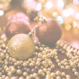 金色のツリー飾り1