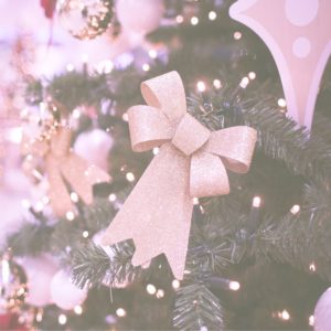 金色のリボンのツリー飾り1