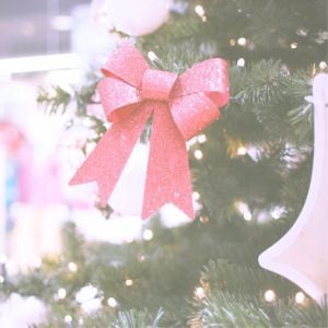 赤いリボンのツリー飾り1