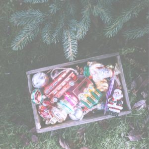 箱に入ったツリー飾り1