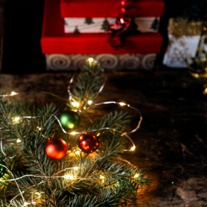 プレゼントとツリーの灯り1