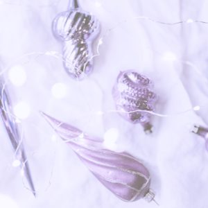 淡い紫のツリー飾り1