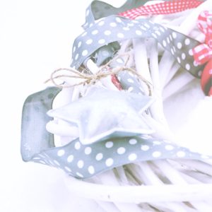 銀色の星とドットのリボンのリース1