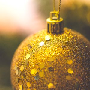 金のツリー飾り1