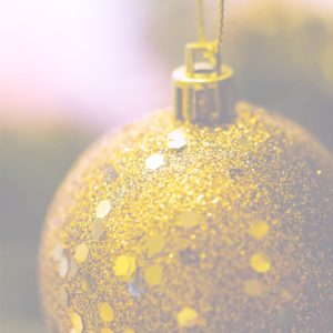 金のツリー飾り2