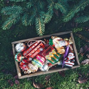 箱に入ったツリー飾り1