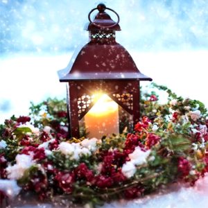 クリスマスリースとランタン2