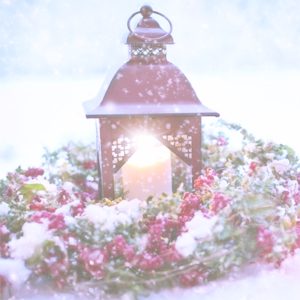 クリスマスリースとランタン1