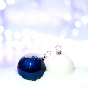 青と白のツリー飾り1